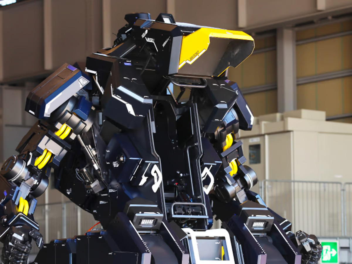 Transforming Archax mecha robot could be yours to pilot – for a price -  Weird News, Santa Fe, NM
